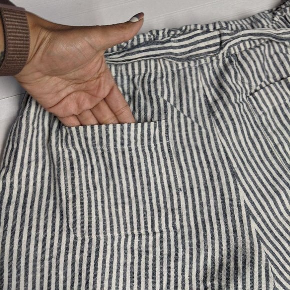 BCBGeneration Shorts Women Large Pull-on Paperbag Striped Woven Linen Blend L - Picture 5 of 9